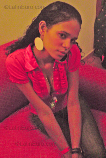 Date this voluptuous Dominican Republic girl Penelope Gabriela from Santo Domingo DO90