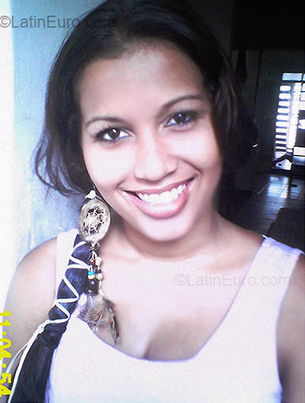 Date this happy Brazil girl Cleane from Candeias BR123
