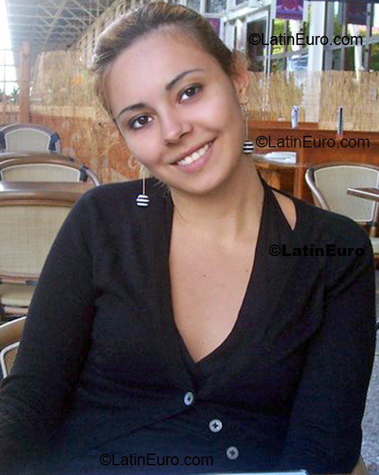 Date this voluptuous Brazil girl Renata from Londrina BR124