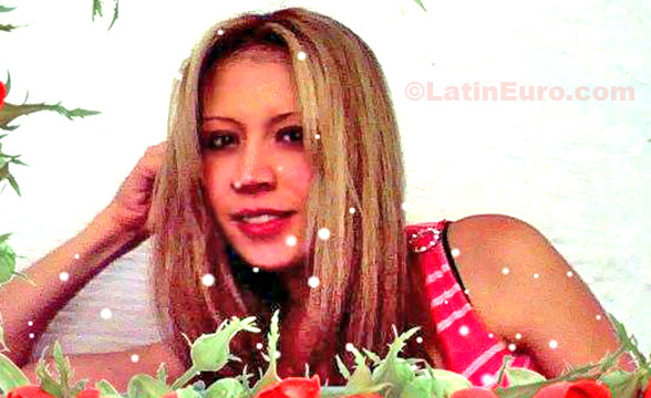 Date this foxy Colombia girl Alexandra from Medellin CO101