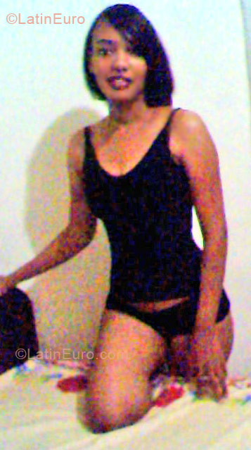 Date this stunning Dominican Republic girl Evelyna from La Romana DO116