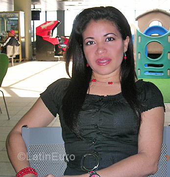 Date this georgeous Dominican Republic girl Benny from Santo Domingo DO125