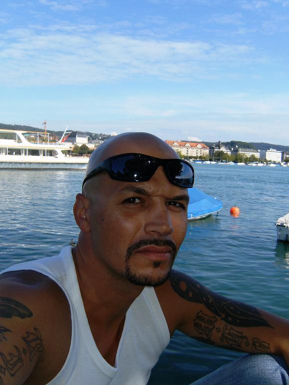 Date this sensual Switzerland man CH1 from Montreux CH1