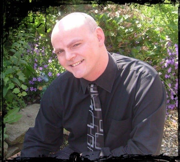 Date this attractive United Kingdom man Craigr34 from WIGAN GB8