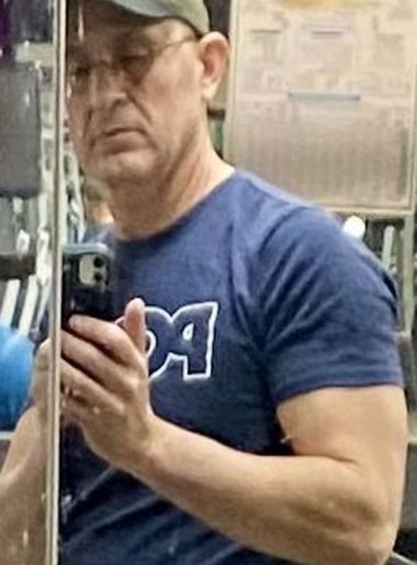 Date this beautiful United States man Stephen from Lexington US218