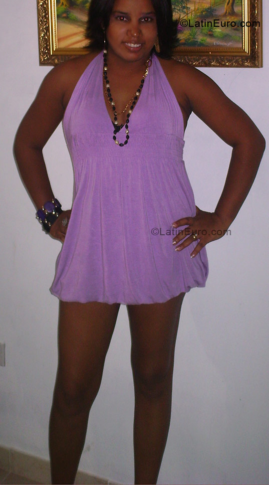 Date this cute Dominican Republic girl Alkidiana from Santo Domingo DO183