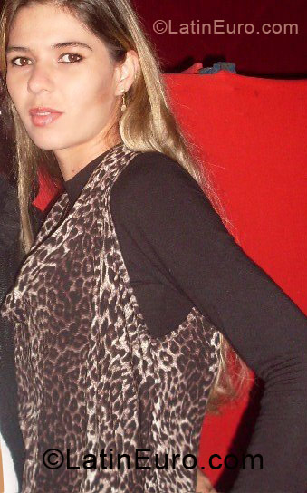 Date this good-looking Brazil girl Rode Cristina from Rio Das Pedras BR264