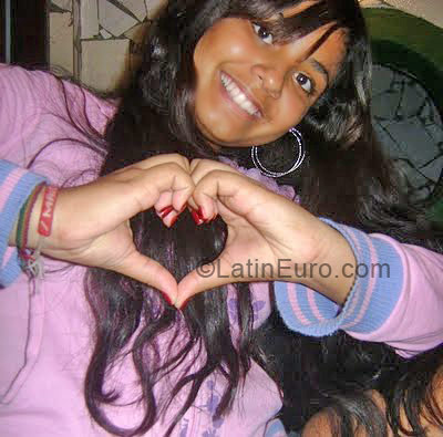 Date this athletic Brazil girl Eduarda from Salvador BR272