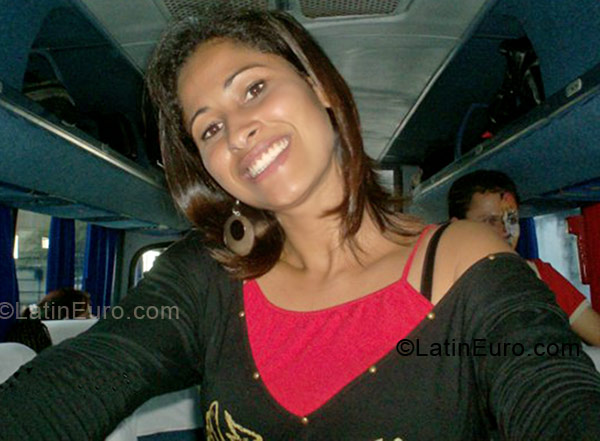 Date this gorgeous Brazil girl Marusca from Franca BR277