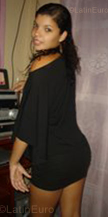 Date this happy Brazil girl Sandra from Belford Roxo BR281