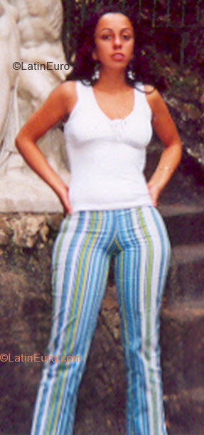 Date this stunning Brazil girl Debora from Ouro Fino BR288
