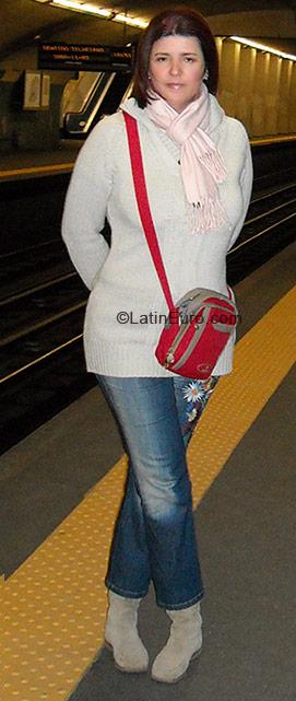 Date this sensual Brazil girl Andrea from Curitiba BR290