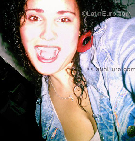 Date this voluptuous Colombia girl Carolina from Cali CO203
