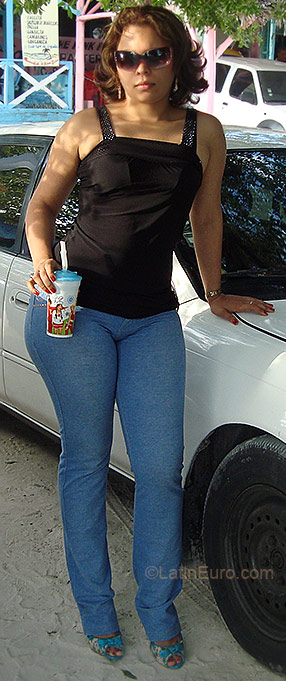 Date this attractive Dominican Republic girl Mabel from Santo Domingo DO234