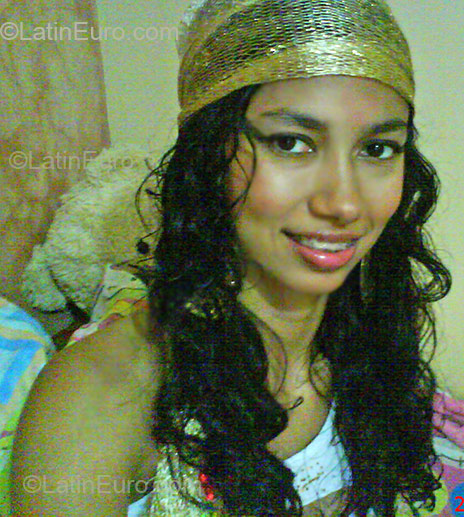 Date this sultry Colombia girl Betty from Barranquilla CO257
