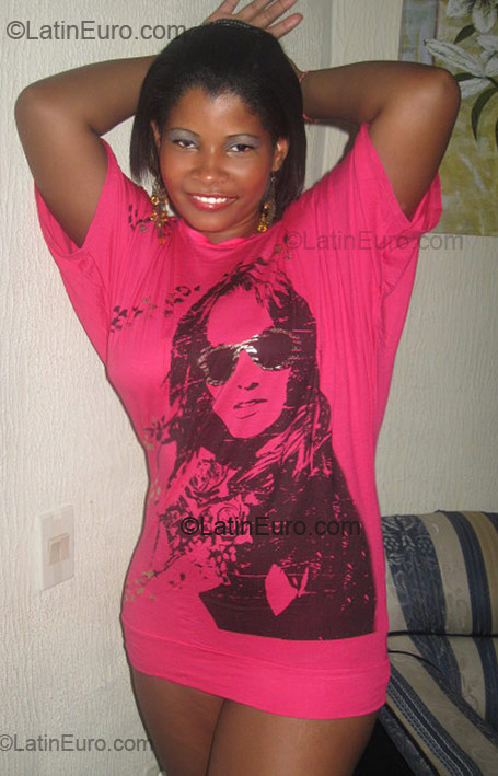 Date this athletic Colombia girl Emerita from Cali CO267