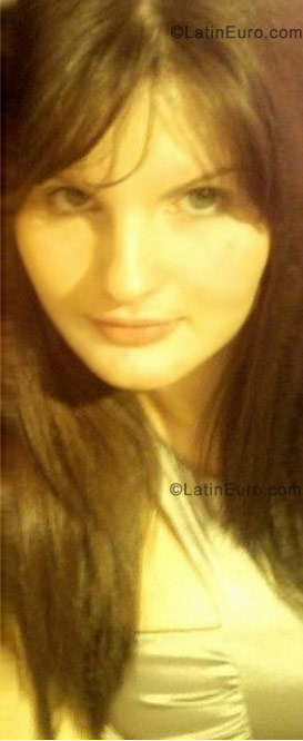 Date this beautiful Brazil girl Claudia from Ijui BR410