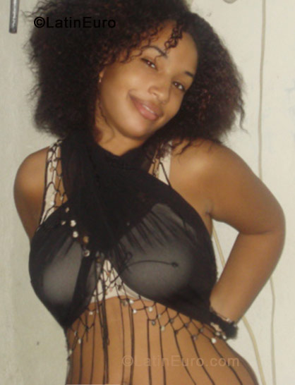Date this athletic Dominican Republic girl Andreina from Santo Domingo DO294
