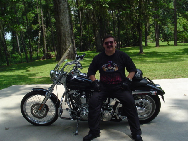 Date this young United States man Joe from Gainesville DO306