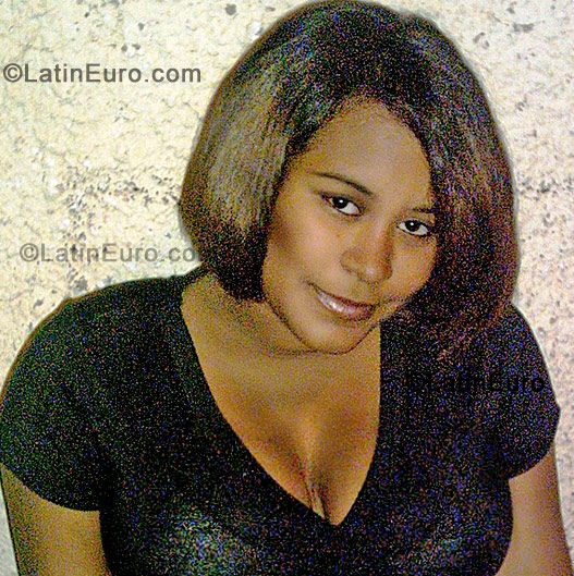 Date this pretty Dominican Republic girl Lady Cristina from San Francisco De Macoris DO314