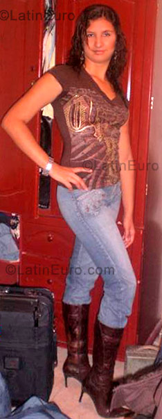 Date this athletic Colombia girl Alexandra from Quimbaya CO322