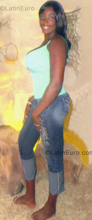 Date this lovely Colombia girl Marta from Cali CO335