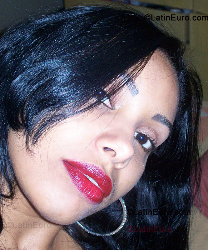 Date this cute Brazil girl Rafaela from Volta Redonda BR461