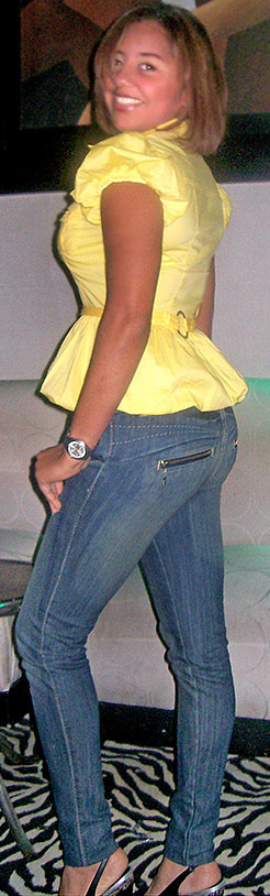 Date this hard body Dominican Republic girl Amelia Cristina from Santo Domingo DO371