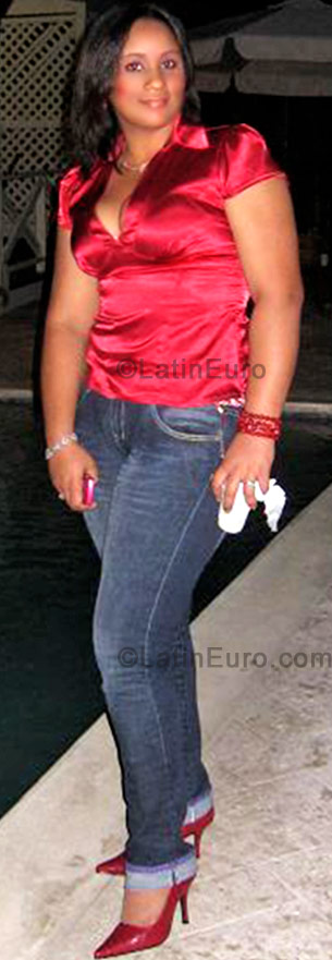 Date this voluptuous Dominican Republic girl Claudia from La Vega DO377