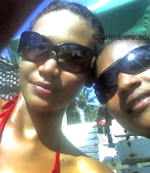 Date this attractive Brazil girl Jullyana Rafaelly from Pernambuco BR545