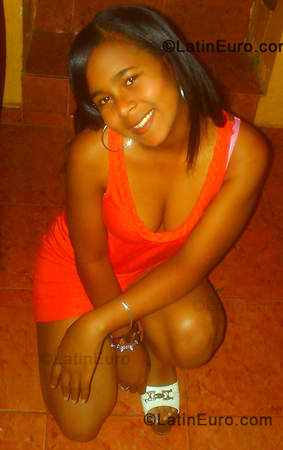 Date this attractive Dominican Republic girl Liliana Maria from Santiago DO406