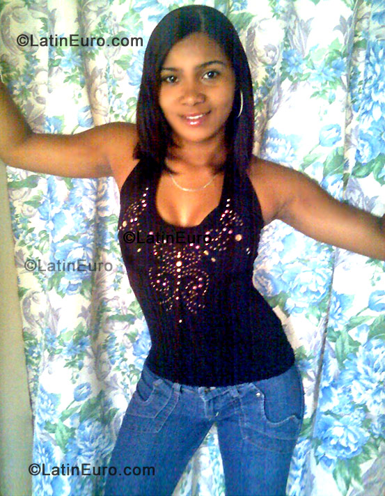 Date this charming Dominican Republic girl Miguelina from Santo Domingo DO408