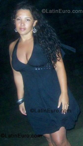 Date this athletic Brazil girl Adriana from Lajeado BR584
