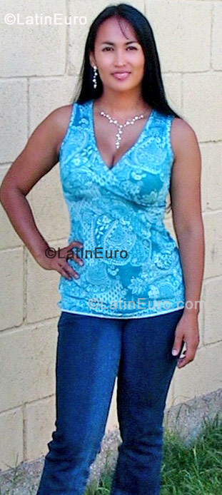 Date this athletic Colombia girl Yobana from Medellin CO446