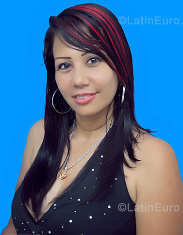 Date this charming Colombia girl Carolina from Barranquilla CO498