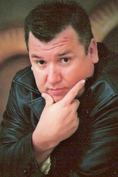 Date this tall United States man Eric from Sacramento US1769