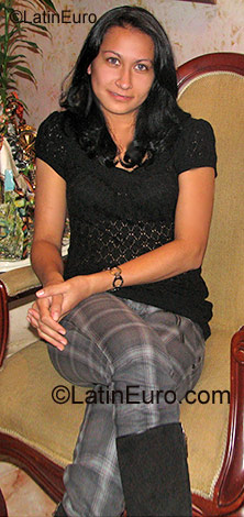 Date this nice looking Colombia girl Angela Patricia from Bogota CO584