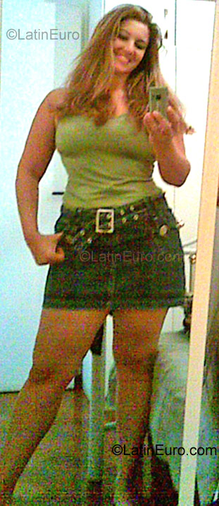 Date this hot Brazil girl Andrea from Sao Paulo BR854