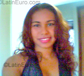 Date this nice looking Colombia girl Alejandra Fernandez from Barranquilla CO619