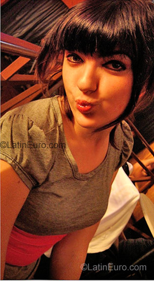 Date this delightful Brazil girl Mel from Sao Borja BR908