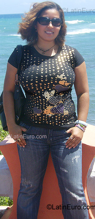 Date this good-looking Dominican Republic girl Yoly from San Francisco de Macoris DO705