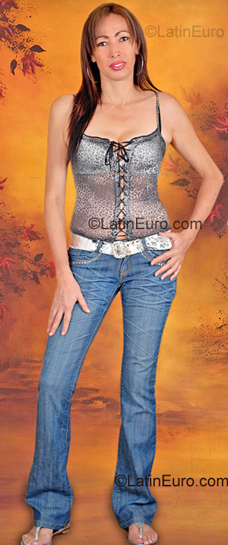 Date this exotic Colombia girl Luz Maria from Cartago CO653