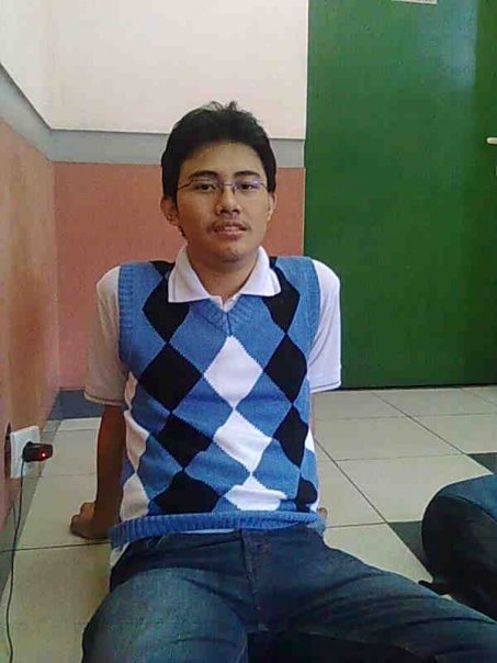 Date this tall Indonesia man Irfan from Surabaya ID10