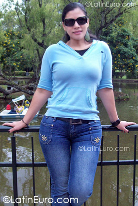 Date this young Colombia girl Zandalo from Bogota CO695