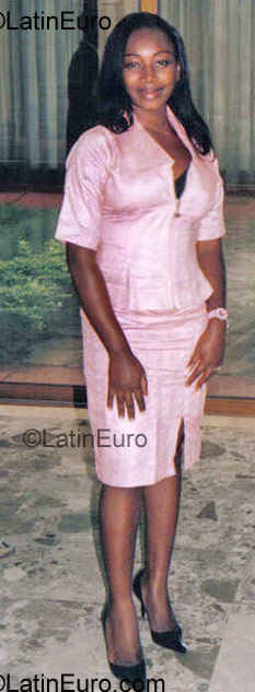 Date this cute Gabon girl Nancy from Libreville GA1