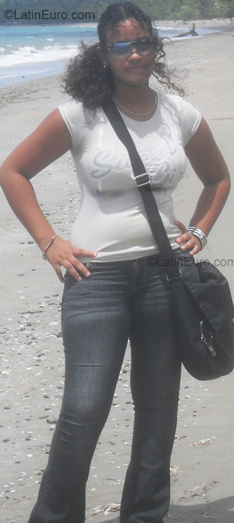 Date this tall Dominican Republic girl Clairet Rosario from Santo Domingo DO825