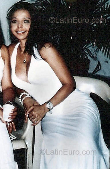 Date this lovely Colombia girl Nuris Cecilia from Barranquilla CO775