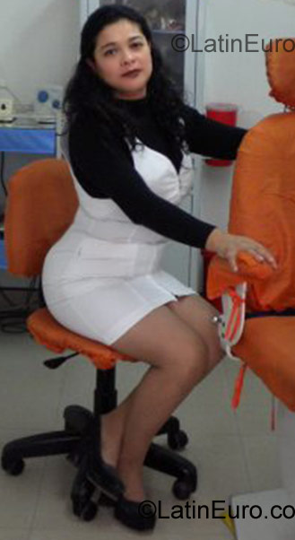 Date this attractive Colombia girl Nancy from Bogota CO804