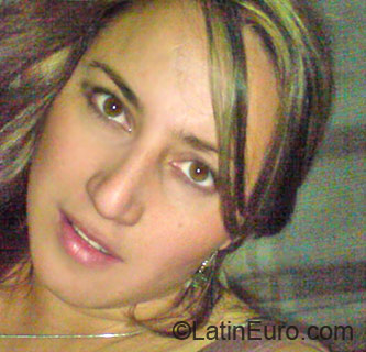 Date this georgeous Colombia girl Yaddy from Bogota CO811