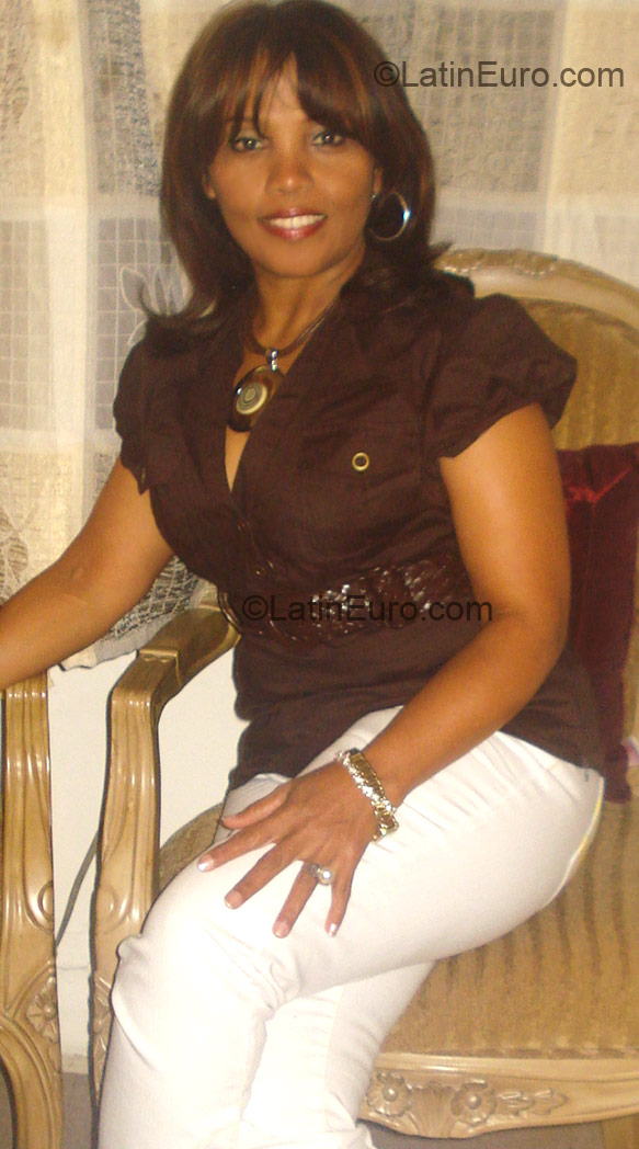Date this tall Dominican Republic girl Eunice from Santo Domingo DO904